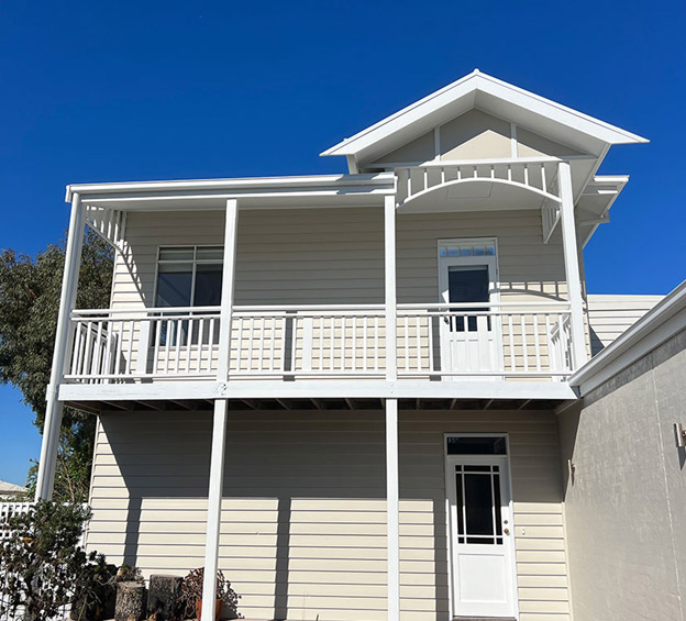 weatherboard house repainting