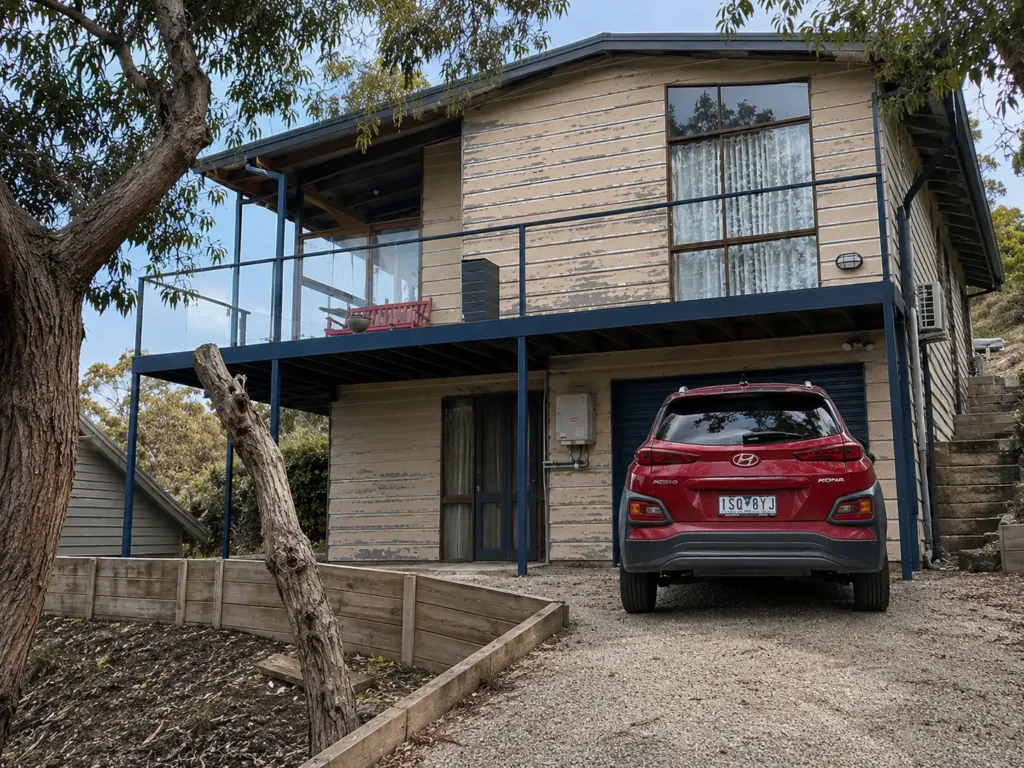 Highton-weatherboard-before-exterior-repaint-peeling-faded