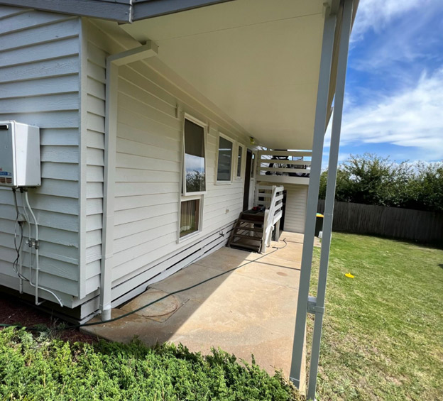 Exterior painting of a coastal home in Apollo Bay VIC